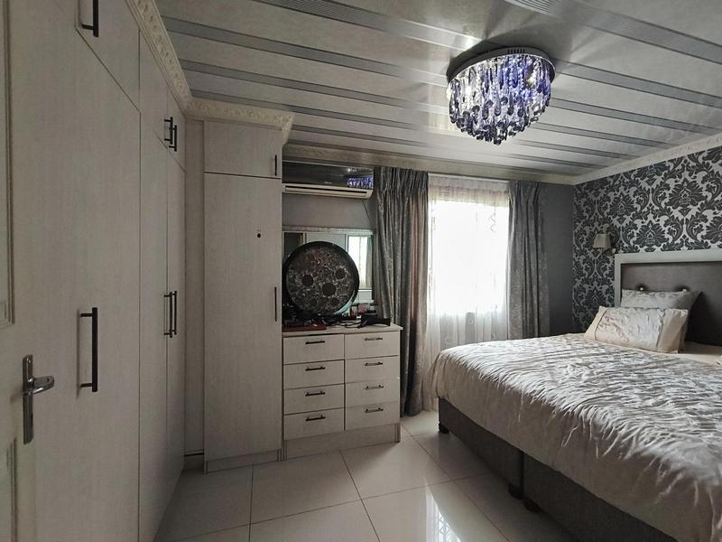 7 Bedroom Property for Sale in Southernwood Eastern Cape